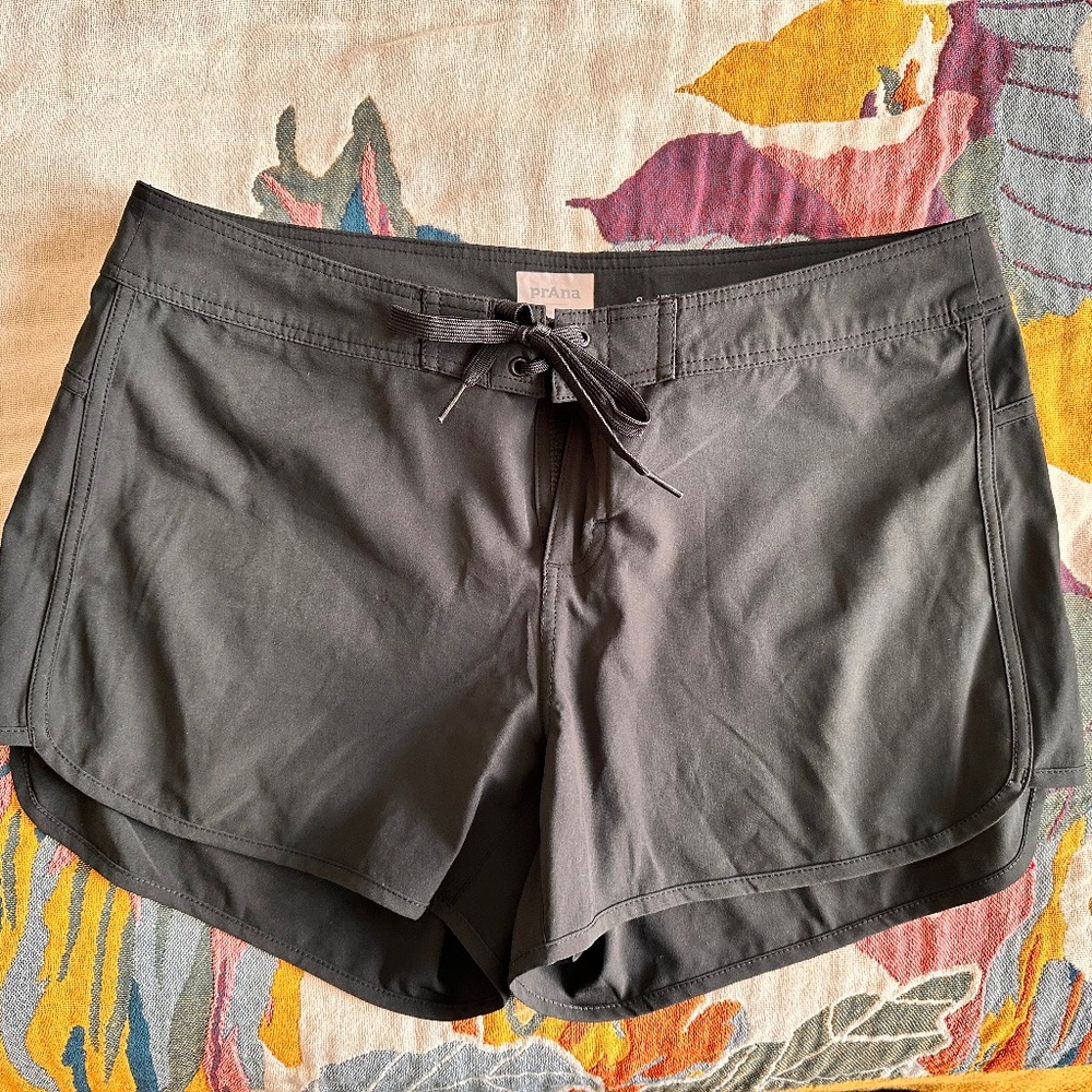 Prana women board shorts